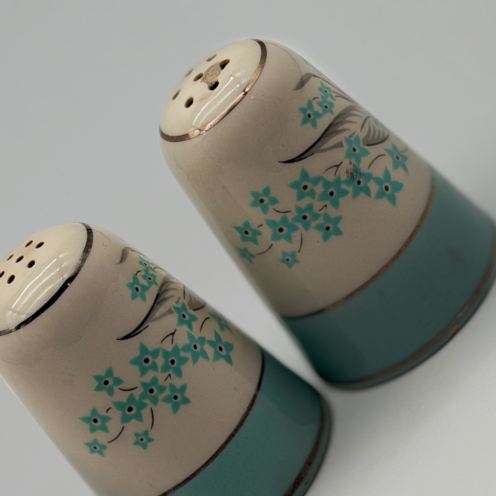 Vintage Mid‎ Century Teal Floral Salt and Pepper Shakers Gold Trim MCM Ceramic